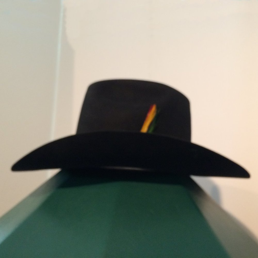 Pre-owned 100% Pure Beaver Fur Cowboy Hat. (Sells New for $900.00) Size 6-7/8